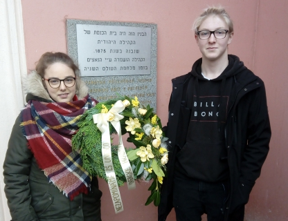 Žáci naší školy si připomněli Den památky obětí holocaustu a zločinů proti lidskosti