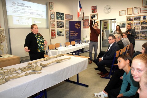 Zahajovací konference projektu Moderní výzkum lidských kosterních pozůstatků uchovávaných v ZŠ UNESCO Uherské Hradiště