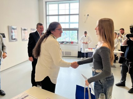 Úspěch Adély Blatné (9.A) ve fotografické soutěži Chemie objektivem