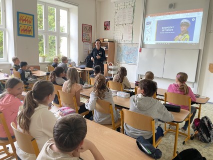 Beseda s policistkou: Bezpečně na internetu