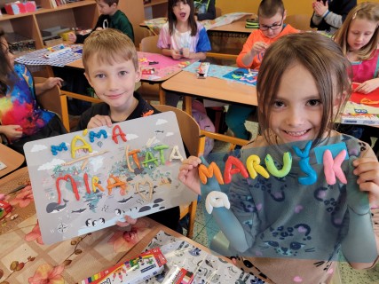 Prváčci modelovali písmenka, 1.C