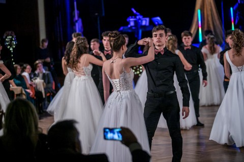 Společenský ples s polonézou 2026