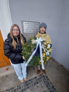 Žáci naší školy si připomínají Den památky obětí holocaustu a předcházení zločinů proti lidskosti