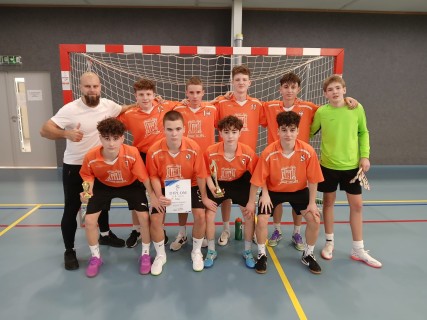 Zlatý futsal pro ZŠ UNESCO! Deváťáci vyhráli turnaj ve Starém Městě