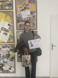 Úspěch naší žákyně v krajském kole soutěže v anglickém jazyce